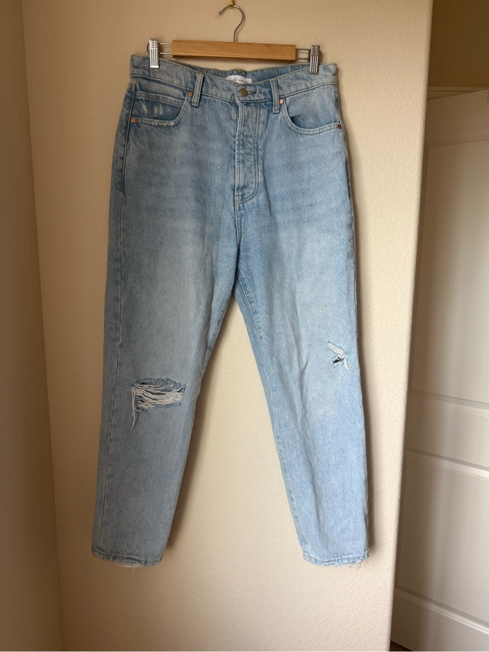 Betro Simone Size 30 High Rise Mom Jeans Light Wash Distressed 100% Cotton